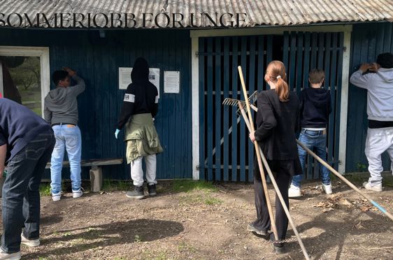 Sommerjobb for ungdom i Skolehagene